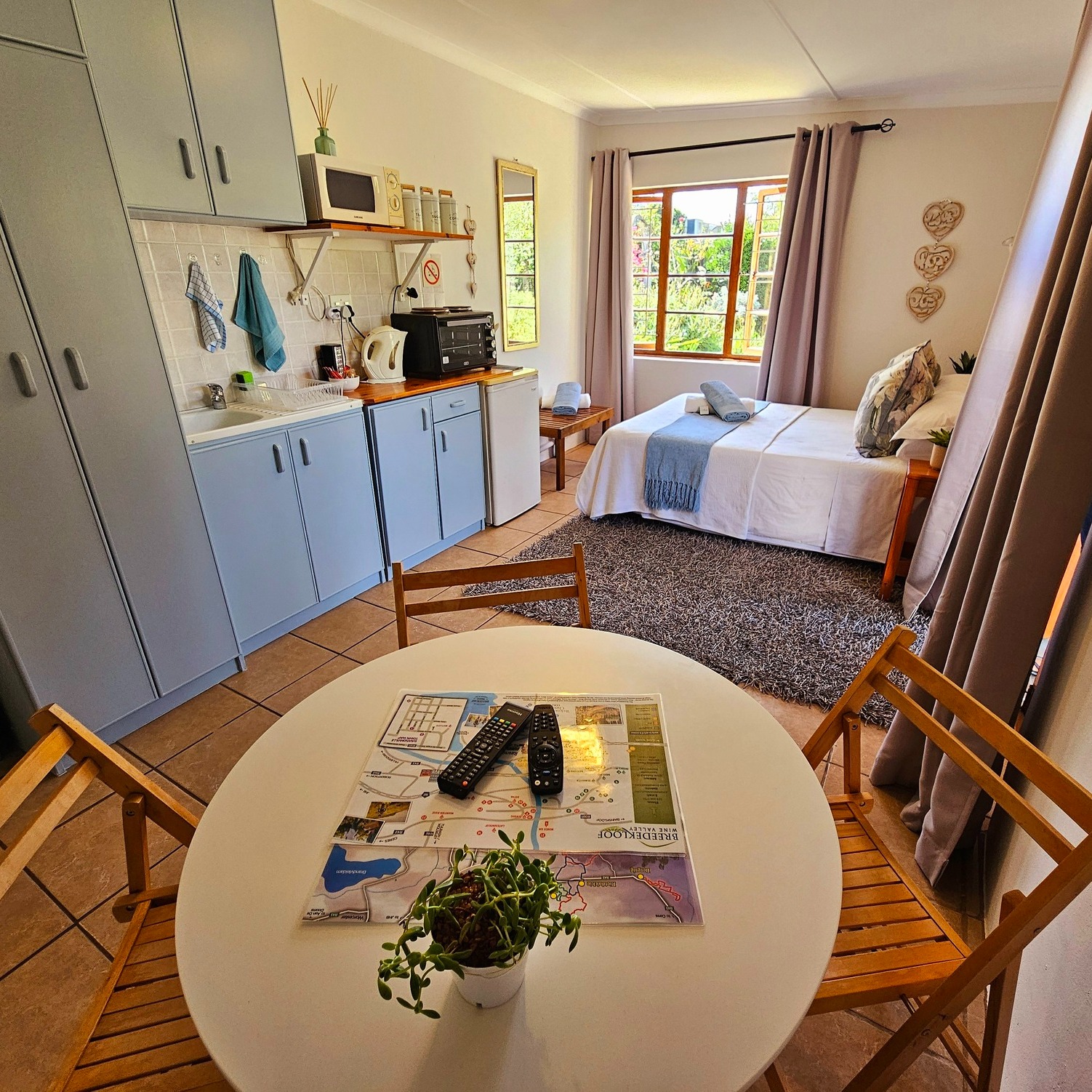 Rawsonville House Rosemary Cottage, from table